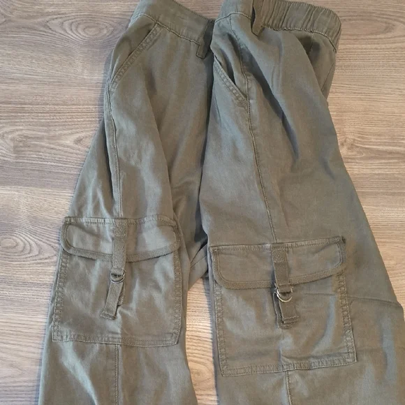 Torrid Olive Cargo Wide Leg Pants 122 - Picture 7 of 9